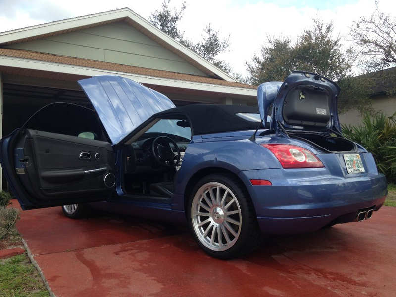 Illustration for article titled At $12,999, Could You Get Caught In This 2005 Chrysler Crossfire SRT-6?